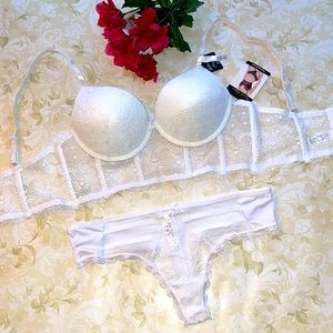 French Affair Push Up Bra Set Ultimate Plunge  ( Firm price)